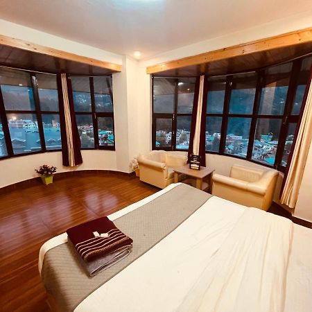 Hadimba Hill View - In City Center Manāli Exteriér fotografie